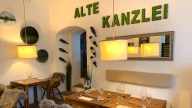 Im Herzen Wangens liegt die "Alte Kanzlei". Allgäuer Flair trifft auf mediterraner Küche - oder einfach gesagt Pizza - Pasta - Wein.