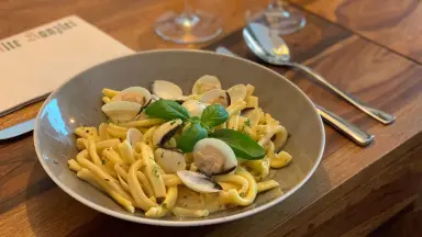 Hausgemachte Pasta mit frischen Zutaten