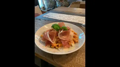 Hausgemachte Pasta mit frischen Zutaten