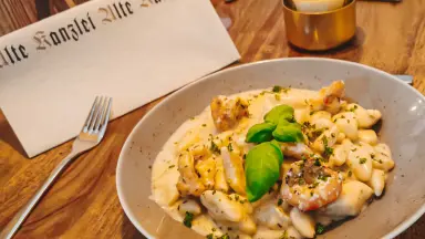 Hausgemachte Pasta mit frischen Zutaten